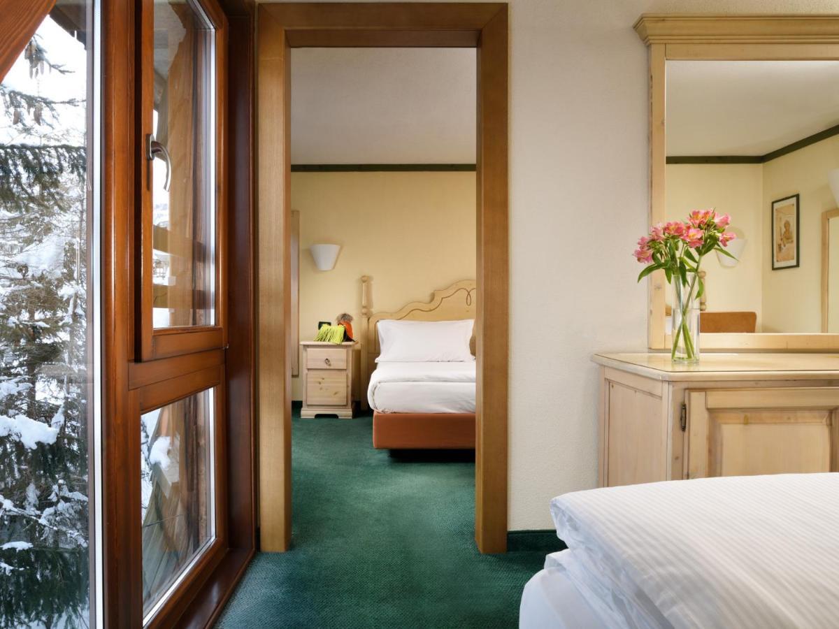 Hotel Th Pila Esterno foto