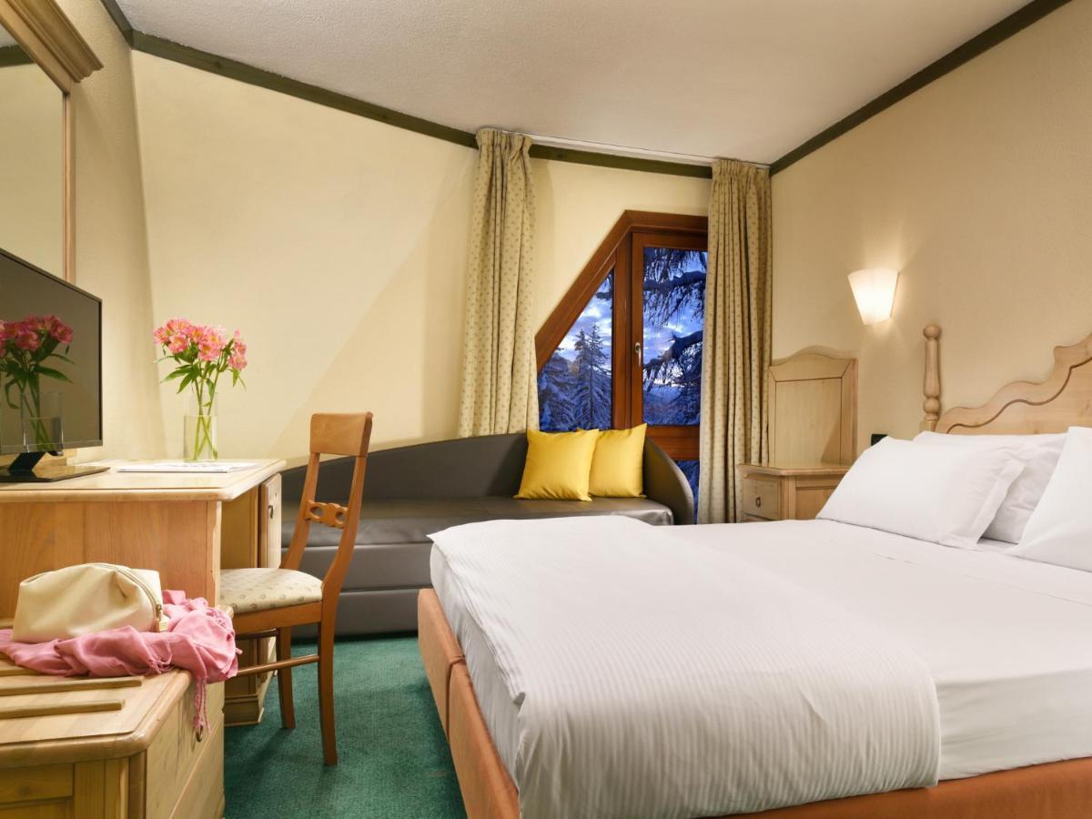 Hotel Th Pila Esterno foto
