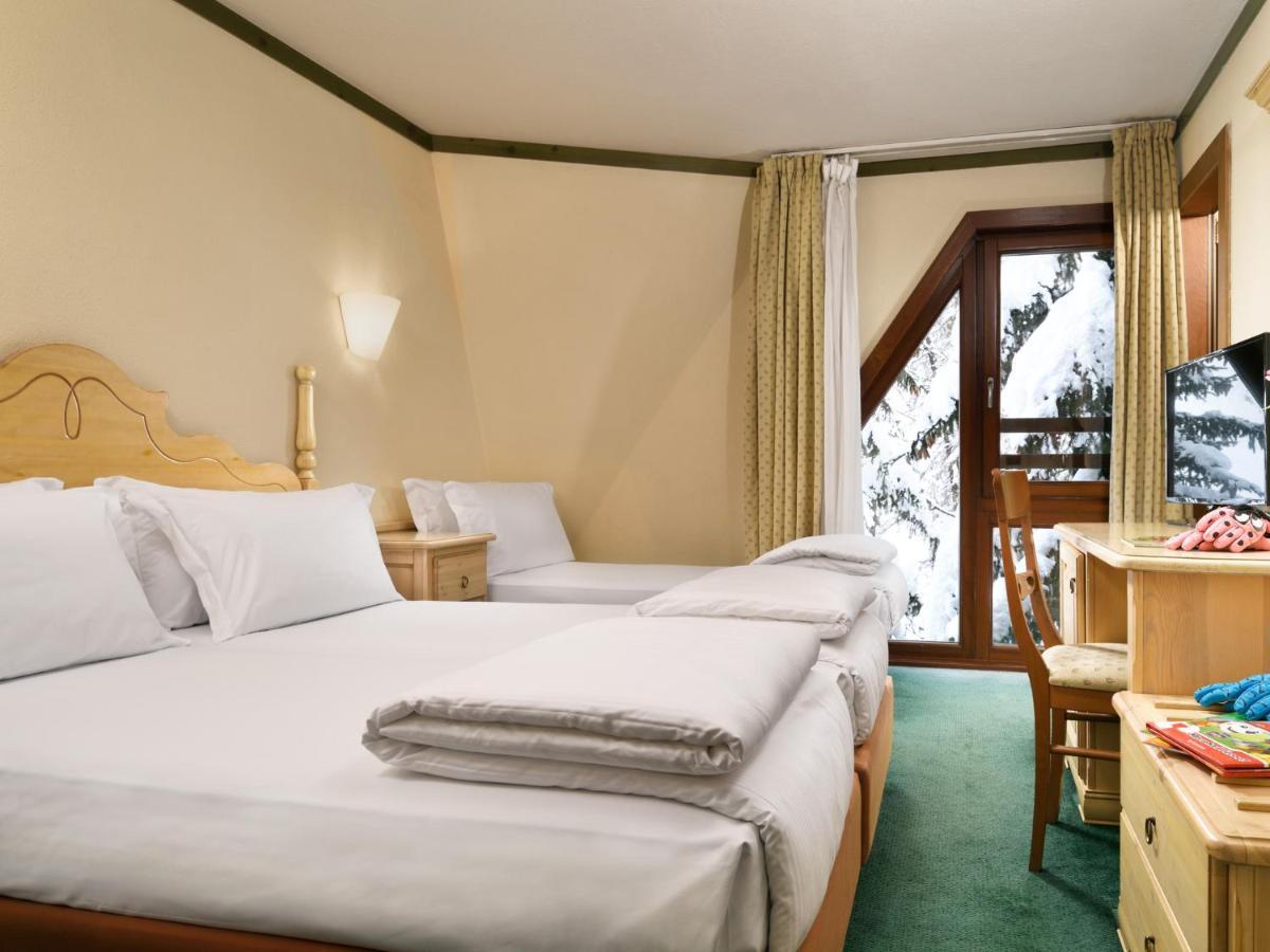 Hotel Th Pila Esterno foto