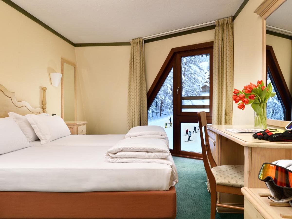 Hotel Th Pila Esterno foto