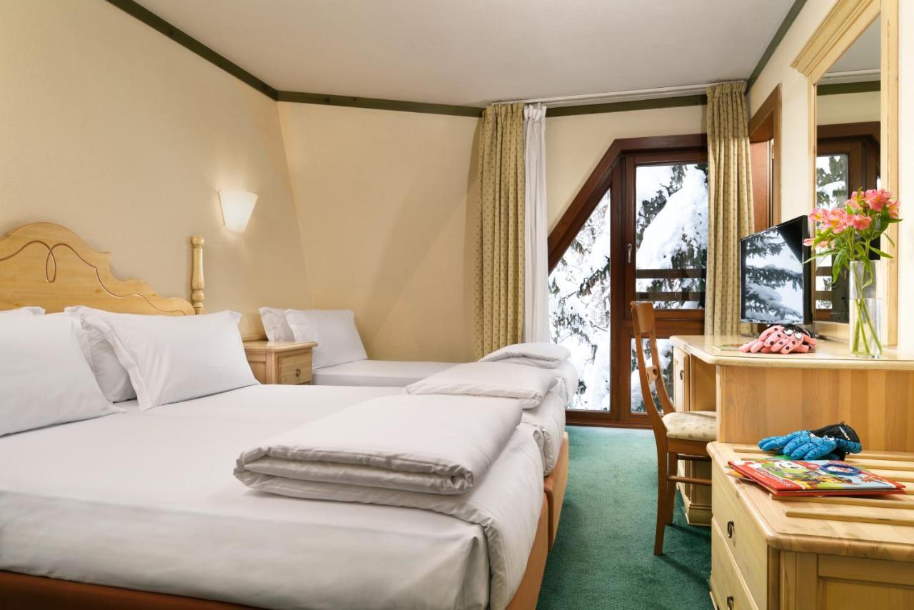Hotel Th Pila Esterno foto